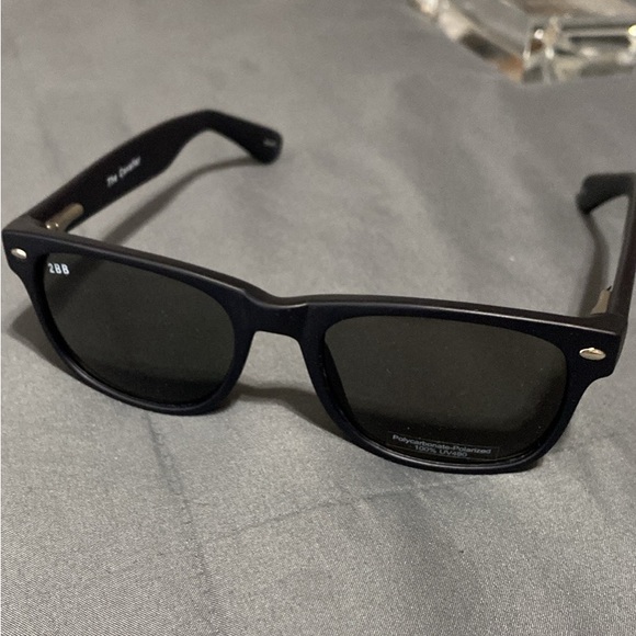 Women’s sunglasses - Picture 2 of 3